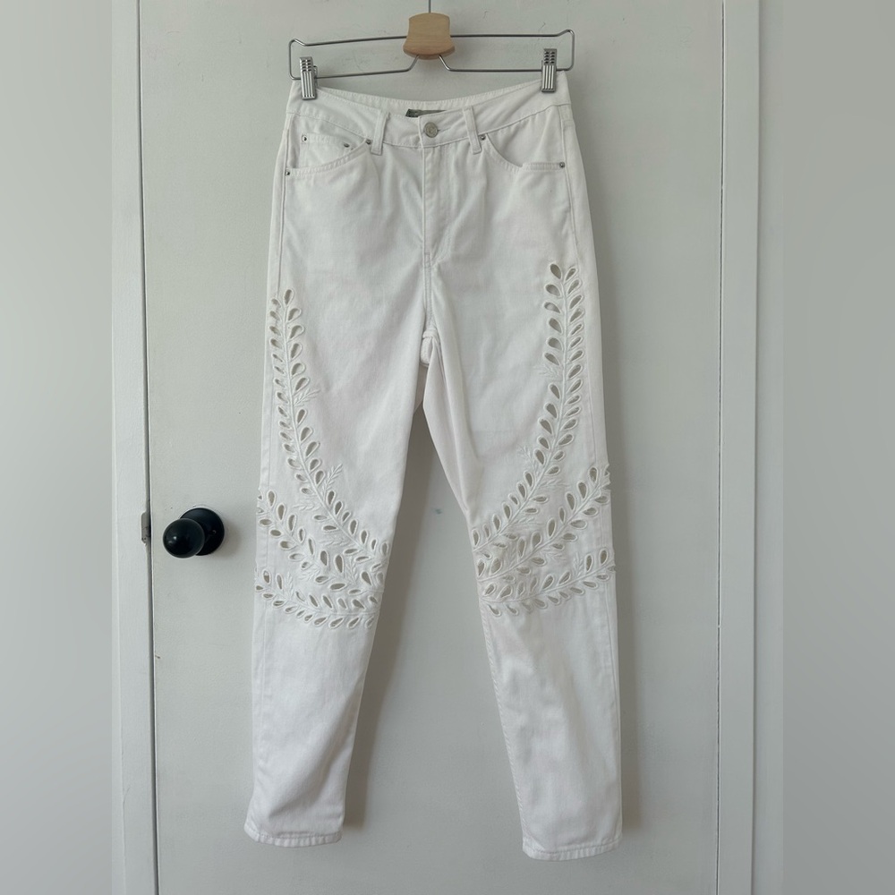 TOPSHOP WHITE DENIM MOM JEANS SIZE 28W 30L